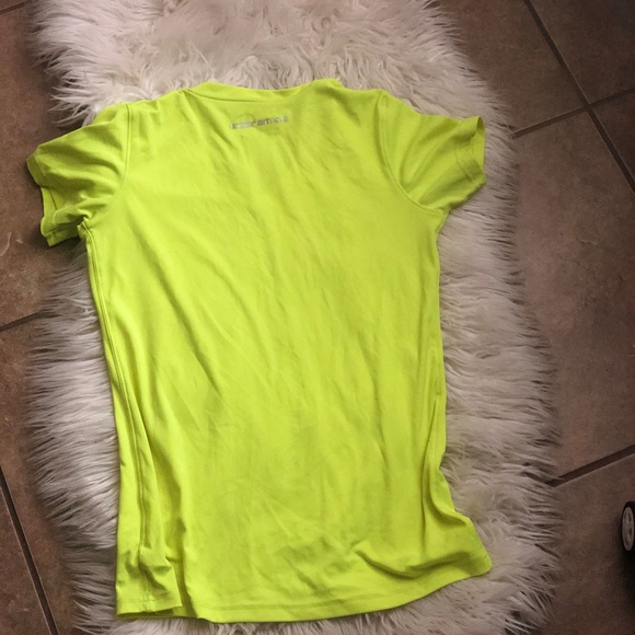💛Under Armour V-neck tee💛 - Picture 2 of 3